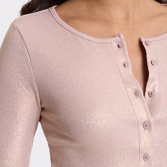 Express Fitted Ribbed Foil Long Sleeve Henley Tee - Picture 3 of 8